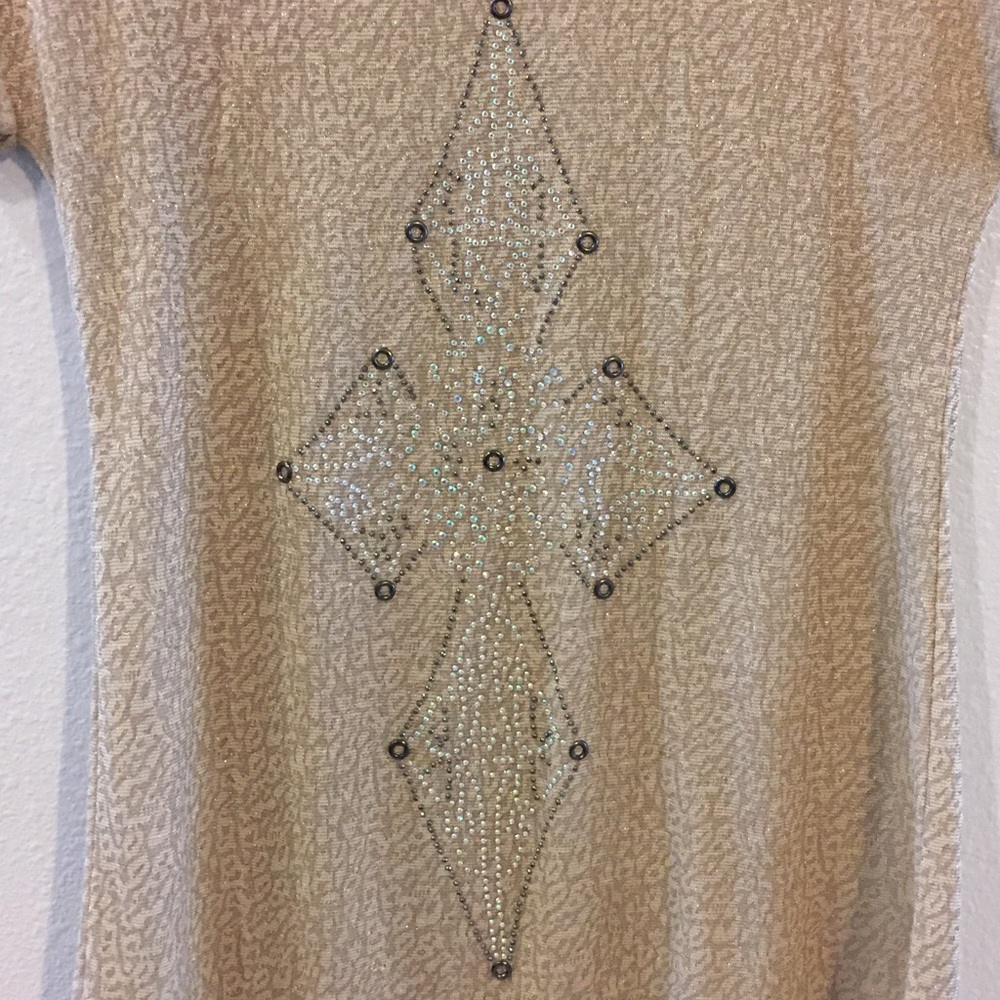 Daytrip Gold Embellished Tee - Picture 4 of 5